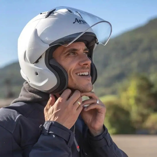 ARAI Helmet Jet VZ-R : pourquoi il est l’icône des riders HLT Factory